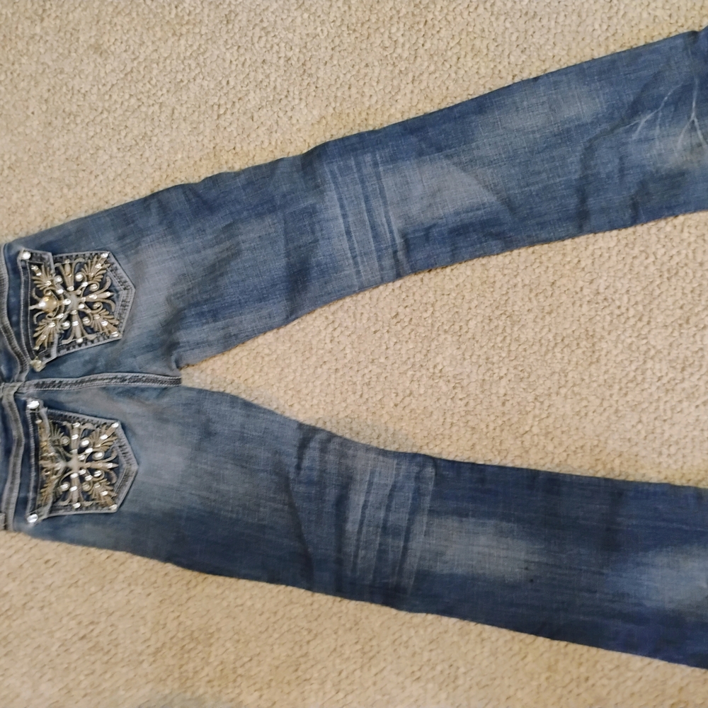 L.A. Idol Flare Jeans in Distressed Blue - Picture 3 of 6